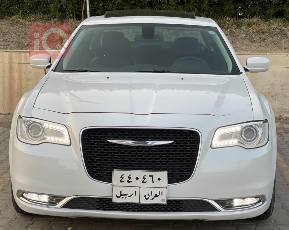 کرایسلەر 300
